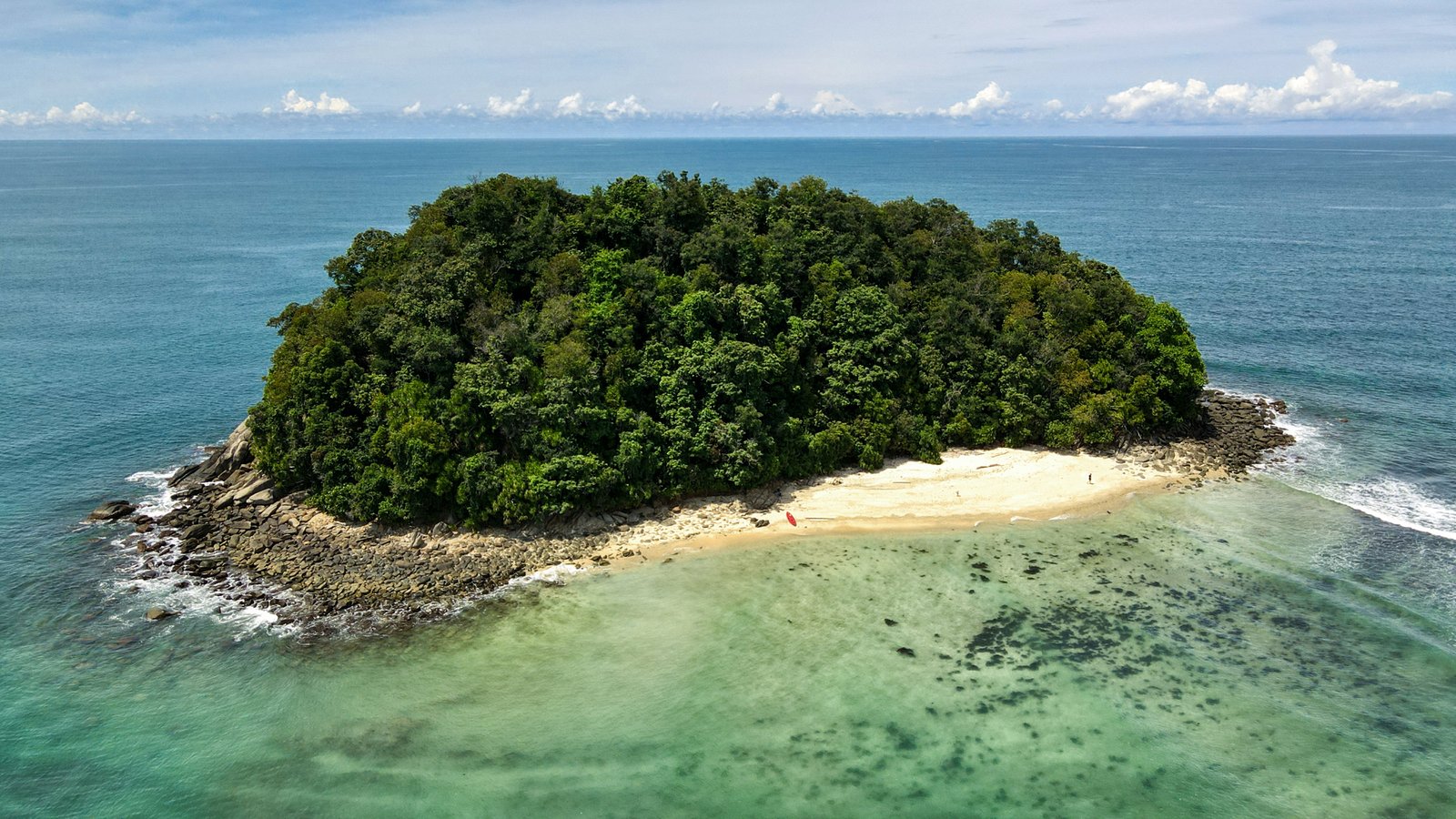 Kayak to Pulau Pandan Island Kota Belud and explore the islands surrounding coral reefs