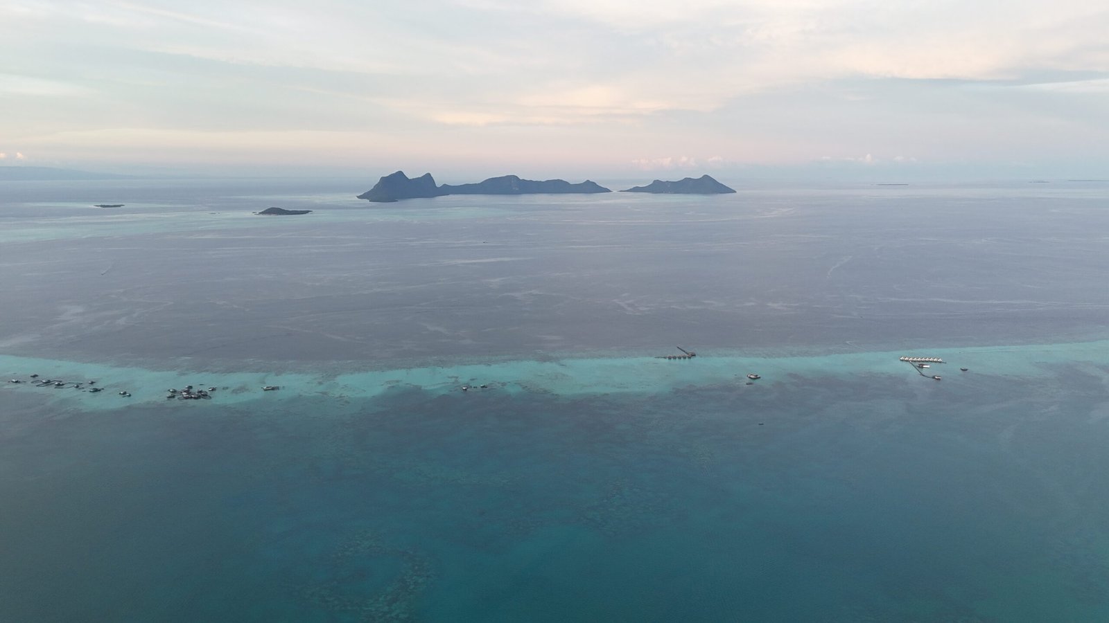 Snorkeling in Sabah at Bohey Dulang island in the Tun Sakaran Marine park